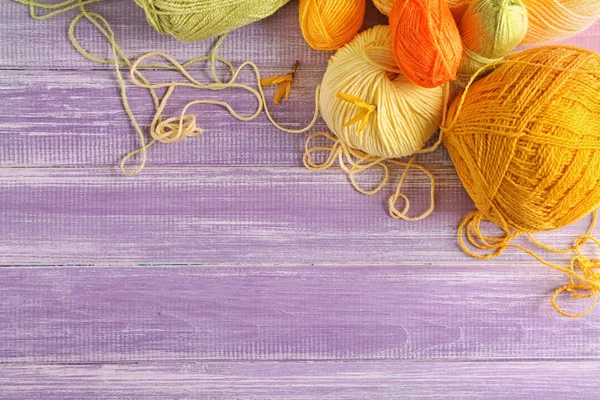 Kleurrijke Breien Garens Houten Tafel — Stockfoto