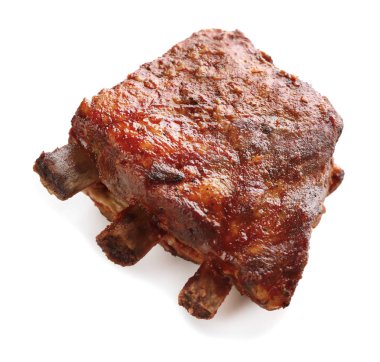 Beyaz arka plan üzerinde lezzetli ızgara kaburga