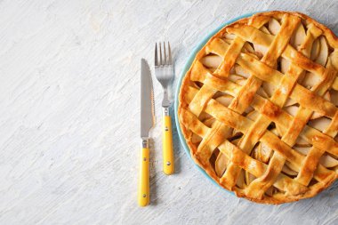 Lezzetli ev yapımı elmalı turta.