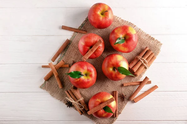 Composition Fresh Apples Cinnamon Sticks Light Wooden Background — Stock Photo, Image