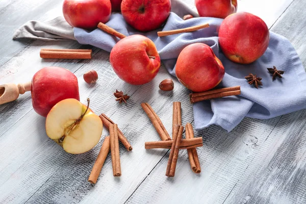 Fresh Apples Cinnamon Sticks Wooden Background — Stock Photo, Image