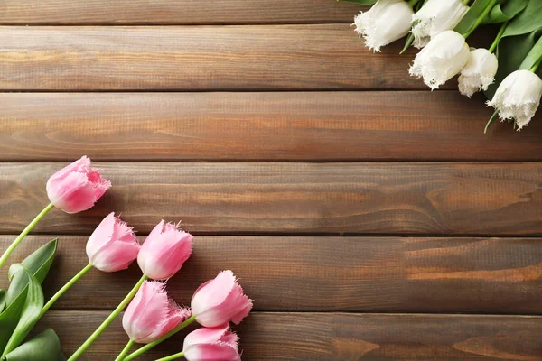 Piękne Tulipany Drewnianym Tle — Zdjęcie stockowe
