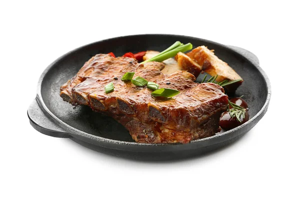 Frying Pan Delicious Grilled Ribs White Background — Stock Photo, Image