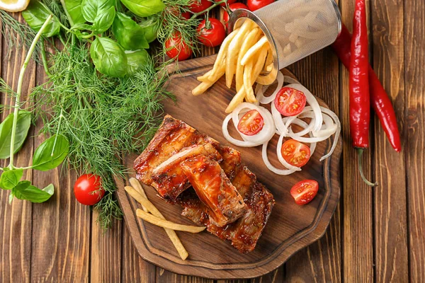Wooden Board Delicious Grilled Ribs French Fries Table — Stock Photo, Image