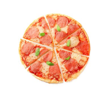 Beyaz zemin üzerine lezzetli biberli pizza