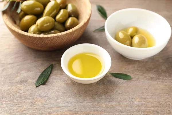 Bowls Oil Olives Wooden Table — Stock Photo, Image