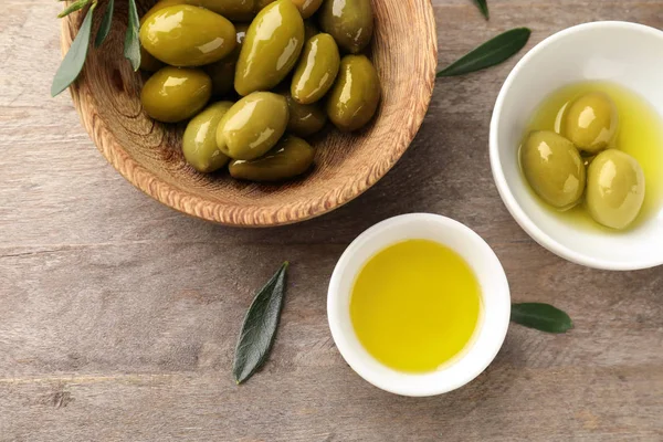 Bowls Oil Olives Wooden Table — Stock Photo, Image