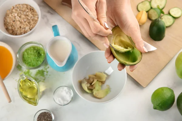 Woman Making Nourishing Mask Avocado — Stock Photo, Image