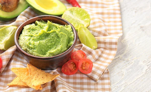 Bowl Delicious Guacamole Nachos Vegetables Napkin — Stock Photo, Image