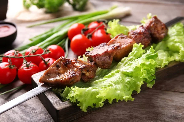 Barbecue Skewer Juicy Meat Vegetables Wooden Table — Stock Photo, Image