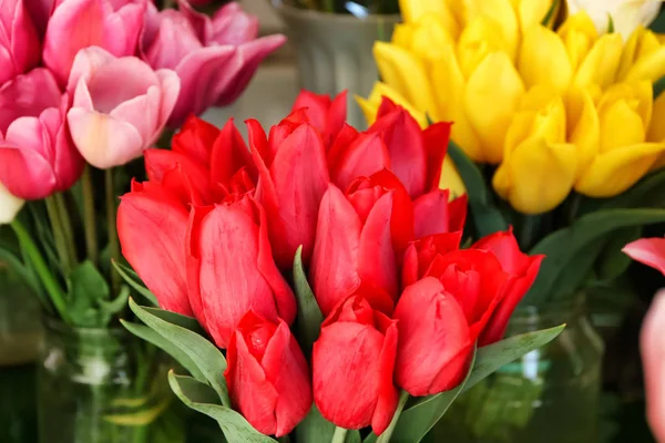 Piękne Bukiety Tulipanów Kwiaciarni — Zdjęcie stockowe