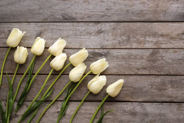 Belas Tulipas Fundo Madeira — Fotografia de Stock