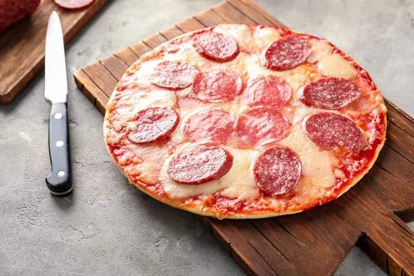 Wooden Board Tasty Pepperoni Pizza Table — Stock Photo, Image