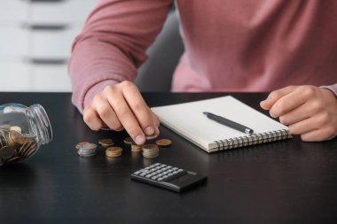 Adam onun tasarruf masada sayma