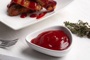 Masada Barbekü sosu ile kase