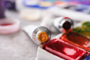 Suluboya tablo, closeup tüplerini boyalar