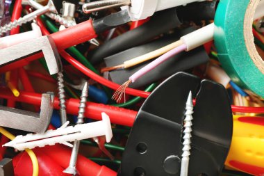 Elektrikçi malzemeleri, yakın çekim