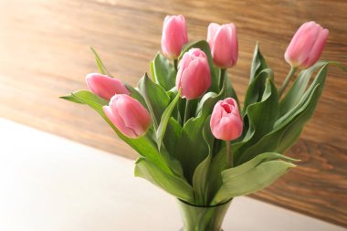 Masada güzel Lale vazo