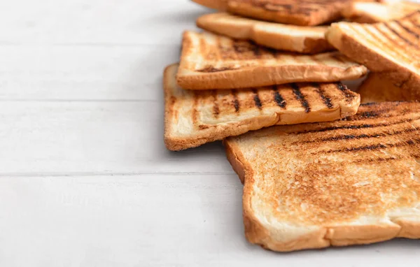 Välsmakande Rostat Bröd Bordet — Stockfoto