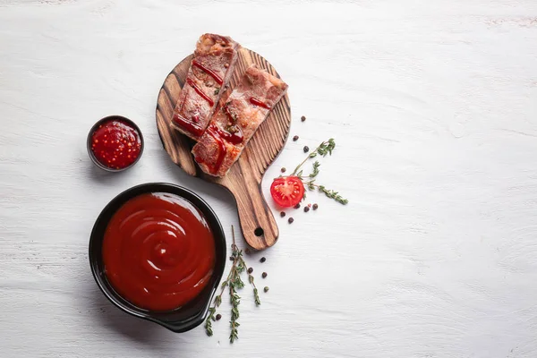 Delicious Grilled Meat Barbecue Sauces Bowls Table Top View — Stock Photo, Image