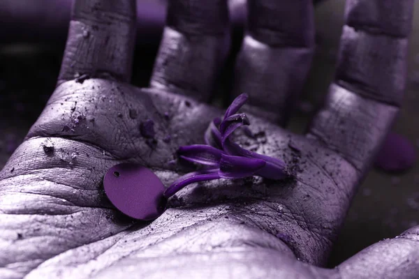 Purple Human Palm Sequin Flower Closeup — Stock Photo, Image