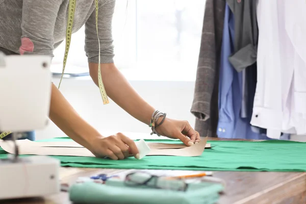 Young Female Tailor Working Sewing Pattern Atelier — Stock Photo, Image