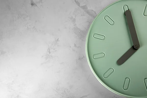 Reloj Sobre Fondo Claro Concepto Gestión Del Tiempo — Foto de Stock