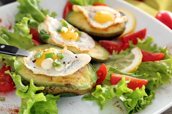 Eggs Baked Avocado Fresh Vegetables Plate Closeup — Stock Photo, Image