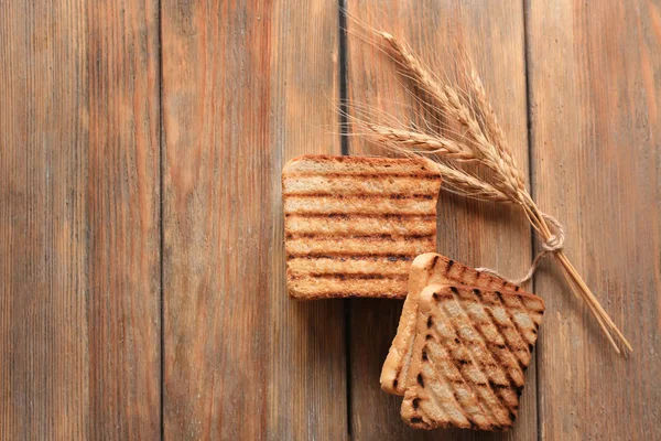 Sabroso Pan Tostado Mesa Madera — Foto de Stock