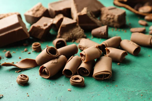 Renkli Arka Planda Lezzetli Çikolata Kıvırcıkları — Stok fotoğraf