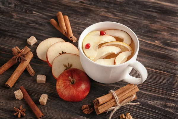 Composition Cup Fresh Apple Water Cinnamon Sticks Wooden Background — Stock Photo, Image