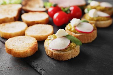 Turp kayrak plaka ile lezzetli tost