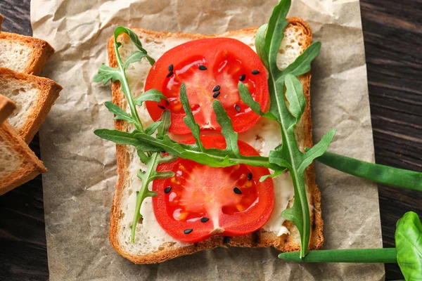 Geroosterd Brood Met Tomaat Tafel — Stockfoto