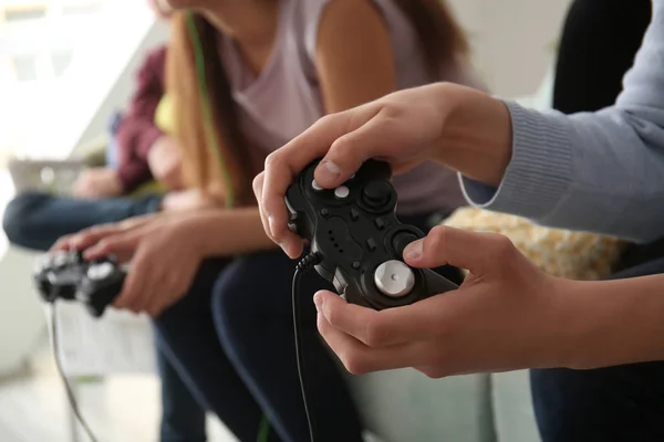 Teenagers Playing Video Games Home Closeup — Stock Photo, Image