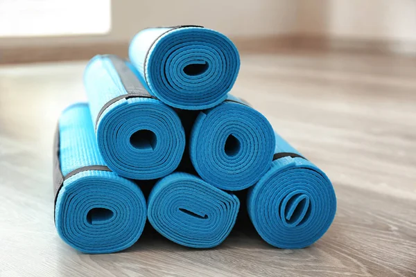 Yoga Mats Wooden Floor — Stock Photo, Image