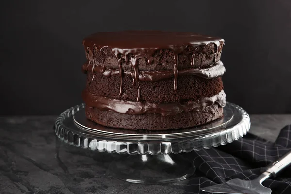 Tatlı Stand Masada Lezzetli Çikolatalı Kek Ile — Stok fotoğraf