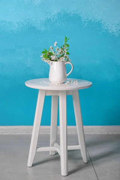 Vase Beautiful Blossoming Branches Table Color Wall — Stock Photo, Image