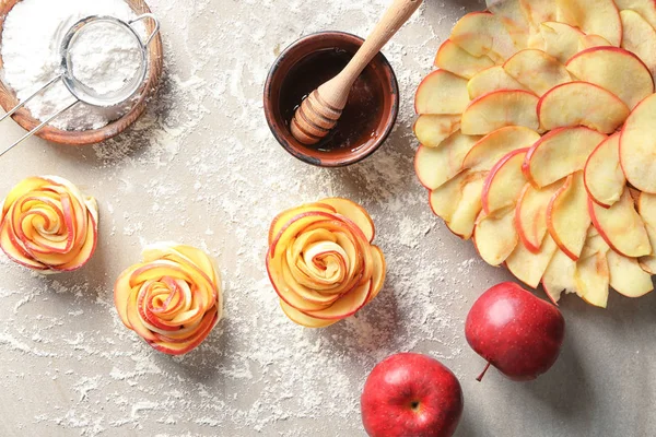 Raw Rose Shaped Apple Pastry Ingredients Table — Stock Photo, Image