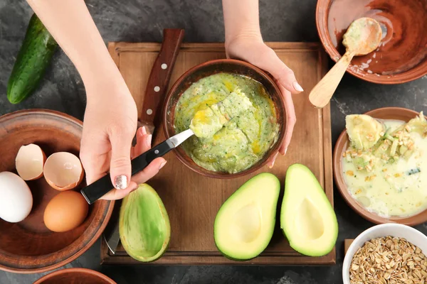 Woman Making Nourishing Mask Avocado — Stock Photo, Image