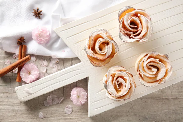 Tasty Apple Roses Puff Pastry Wooden Board — Stock Photo, Image