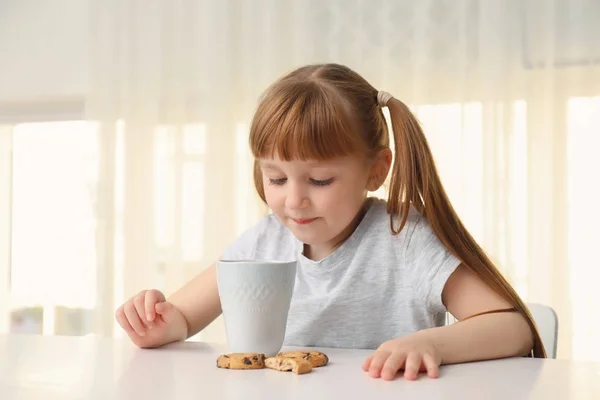 Cute Little Girl Cup Hot Cocoa Drink Cookies Home — Stock Photo, Image