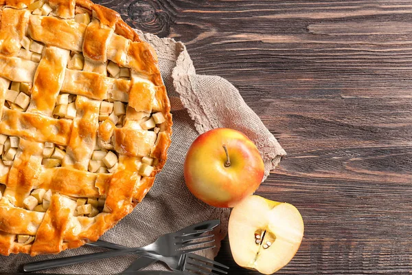 Délicieuse Tarte Aux Pommes Sur Table Bois — Photo