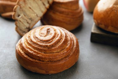 Tablo tatlı tarçın çörek