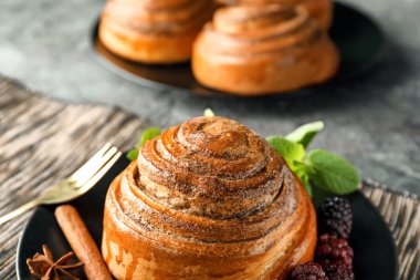 Masada tatlı tarçın topuz ile plaka