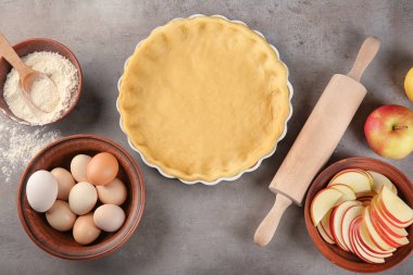 Elmalı turta tablo için malzemeler