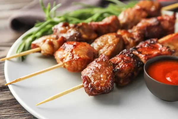 Barbecue Skewers Juicy Meat Sauce Plate Closeup — Stock Photo, Image
