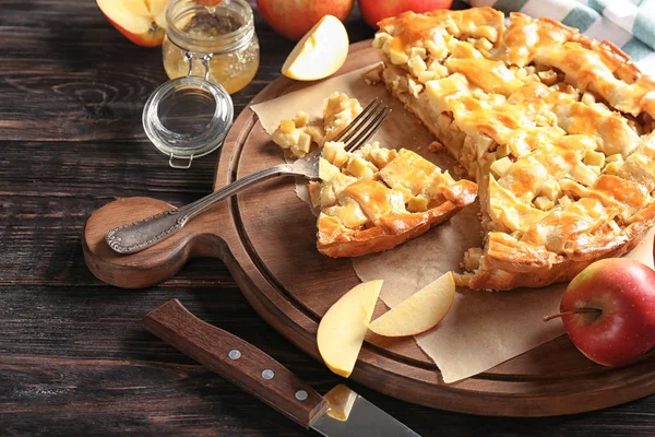 Вкусный Домашний Яблочный Пирог Деревянном Столе — стоковое фото
