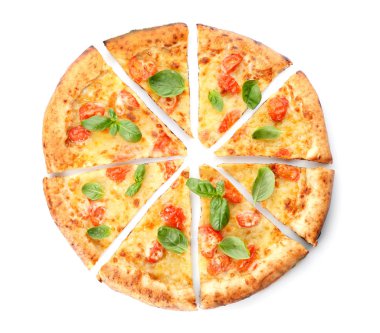 Lezzetli pizza Margherita beyaz arka plan üzerinde