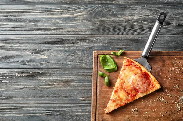 Shovel Slice Tasty Pepperoni Pizza Wooden Board — Stock Photo, Image