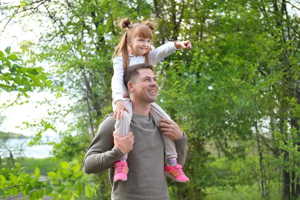 Cute Little Girl Father Park — Stock Photo, Image